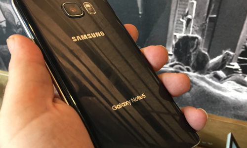Even the back of the Galaxy Note 5 is a beauty.