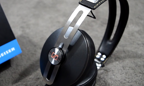 The Momentum 2 headphones are very comfortable to wear for extended time periods.