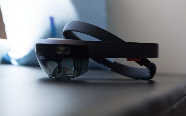 Micrsoft's HoloLens sold for $3,000